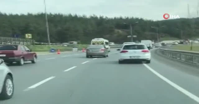 Okul servisiyle makas atan trafik magandası kamerada