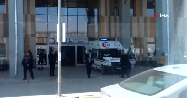 Polisleri taşıyan araçla yolcu minibüsü çarpıştı: 17 yaralı