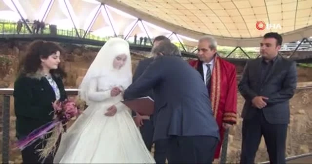 Tarihin sıfır noktasında dünya evine girdiler