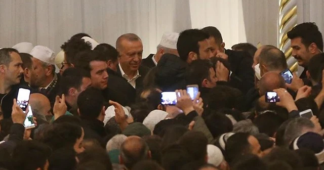 Cumhurbaşkanı Erdoğan Çamlıca Camii'nde Kur'an-ı Kerim okudu