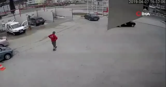 Hem ehliyetsiz, hem alkollü, hem de drift attı