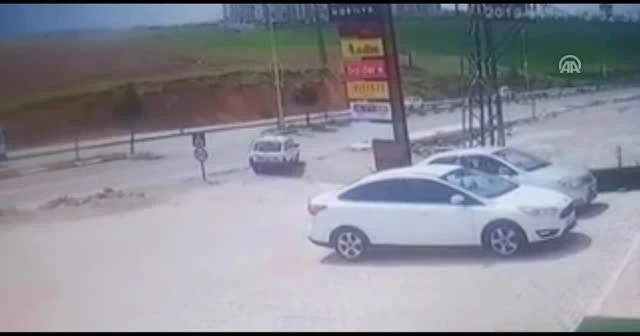 Siirt'te otomobille zırhlı polis aracı çarpıştı: 4 yaralı