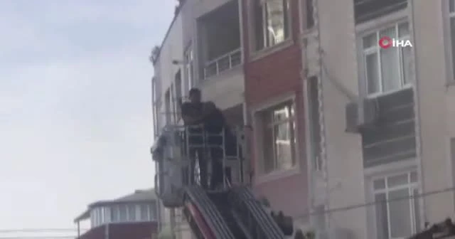İstanbul’da 20 kişi yangında mahsur kaldı
