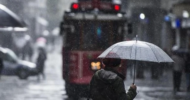 İstanbul'da sağanak yağış süprizi