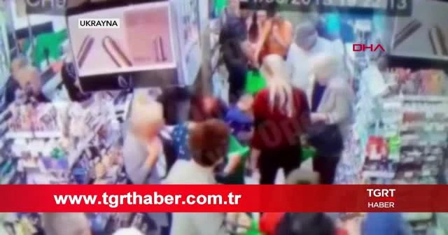 Markette kan donduran olay! Çocuğun boynunu kırmaya çalıştı