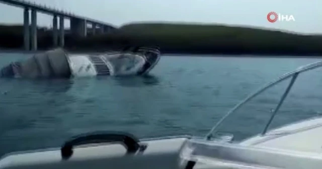 Rusya'da batık gemiye takılan tekne battı