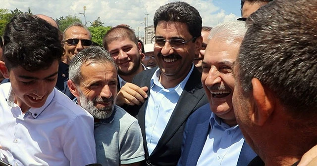 Binali Yıldırım adaşıyla karşılaştı, esprileri peş peşe sıraladı