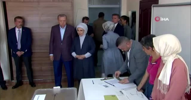 Cumhurbaşkanı Erdoğan oyunu Üsküdar’da kullandı