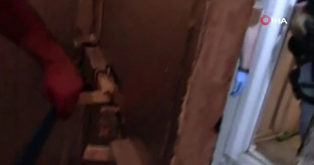 Gri listede aranan DHKP/C’linin sığınakta yakalandığı anlar