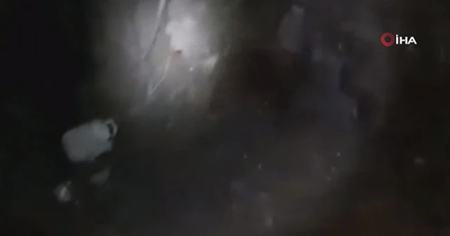 Hakurk'ta teröristlere ait 13 odalı sığınak imha edildi