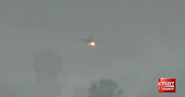 Hindistan'da kuş sürüsüne çarpan savaş uçağı bombalarını piste bıraktı