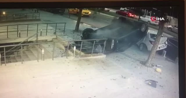 Kaldırıma uçan aracın yayaları teğet geçtiği anlar kamerada