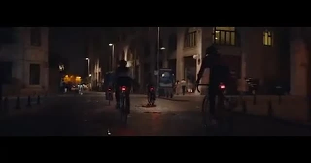 Kontrolden çıkan otobüs ortalığı savaş alanına çevirdi!
