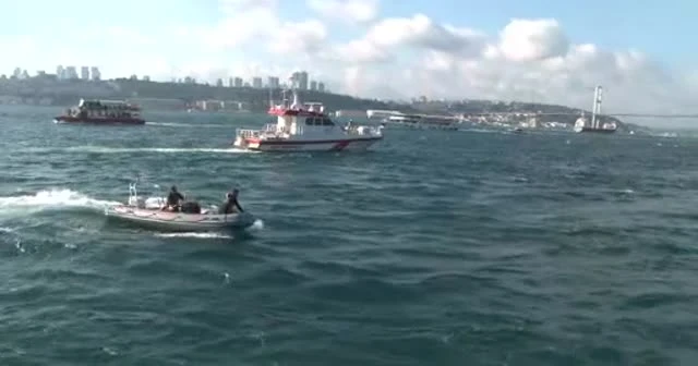 Boğaz’da lüks yat alev alev yandı