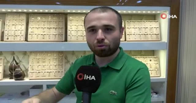Kadıköy'de tırnakçı kadının, sahte alyansla yaptığı hırsızlık kamerada