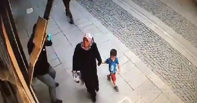 Mermer parçalarından kıl payı kurtuldular