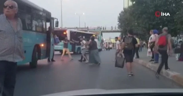 Yolculardan otobüs şoförüne meydan dayağı!