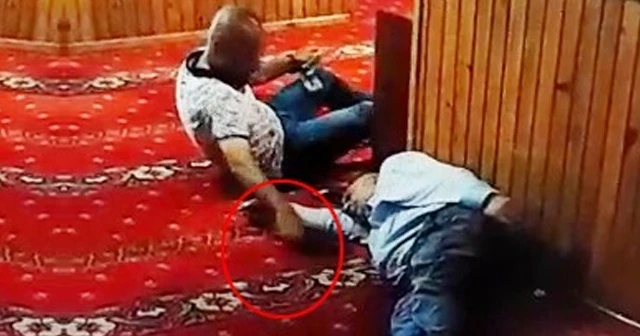 Camide uzanma numarası yaptı, uyuyan şahsın telefonunu çaldı
