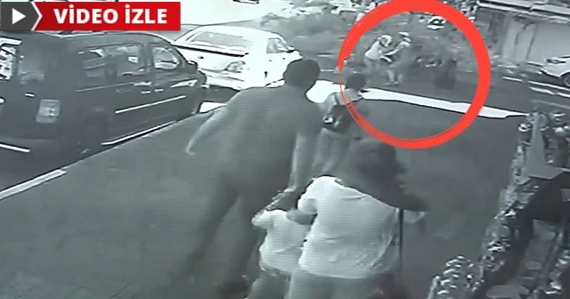 Yolda yürürken üzerine ağaç devrildi