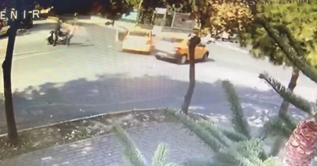 Beylikdüzü'nde taksici ile motosikletlinin tekme, tokat ve sopalı kavgası kamerada
