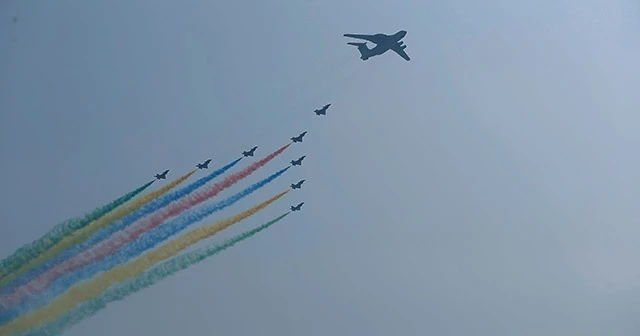 Çin’den 70. yıl dönümünde gövde gösterisi