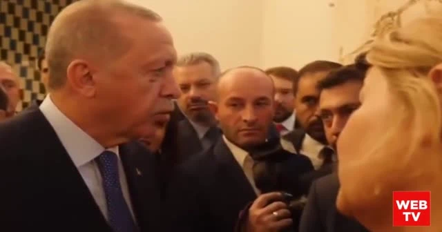 Cumhurbaşkanı'ndan İngiliz muhabire: Dimdik ayaktayım