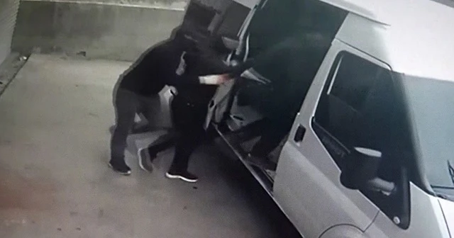 Maskeli hırsızların soygun girişimi kamerada