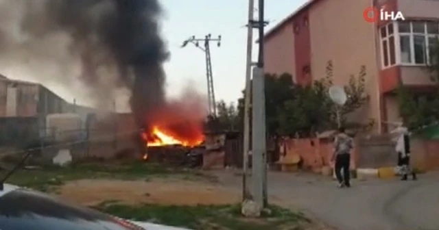 Pendik’te fabrika bahçesinde korkutan yangın