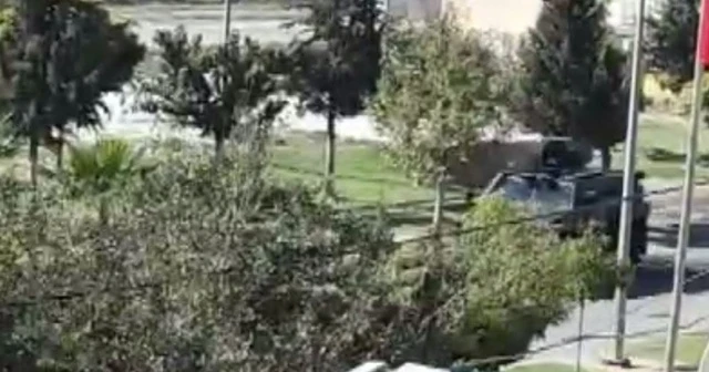 Suriye sınırında zırhlı araçla mehteranlı devriye