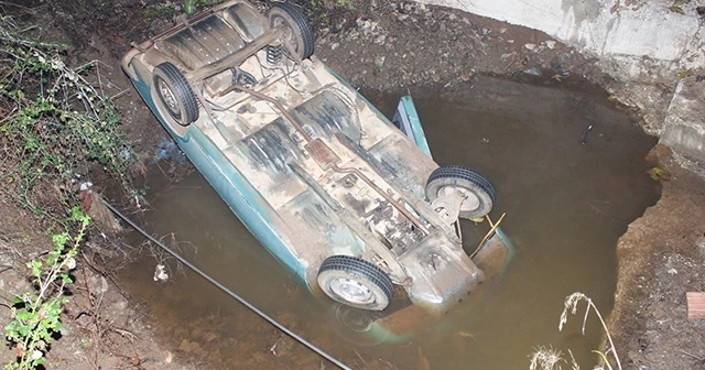 Kazadan sağ kurtulan küçük kardeş, ağabeyenin cansız bedeni ile 10 saat kurtarılmayı bekledi