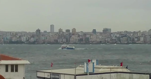 Yolcu motoru şiddetli lodos nedeniyle ilerlemekte zorlandı