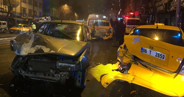 Başkent’te kar yağışı ve gizli buzlanma kazayı getirdi: 4 yaralı