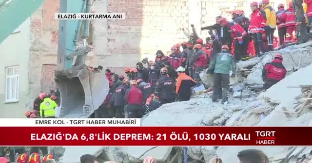 Elazığ'da bir kişi daha enkazdan sağ çıkarıldı