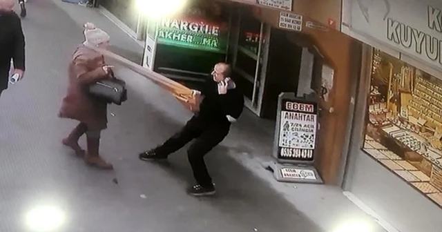 Kuyumcuda tırnakçılık girişimi kamerada