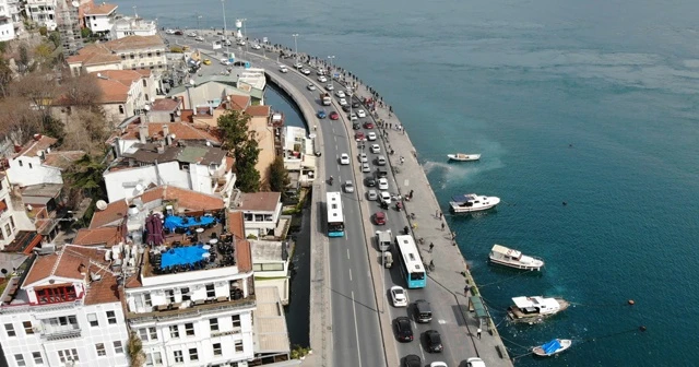 Arnavutköy Bebek sahil yolunda trafik kilitlendi