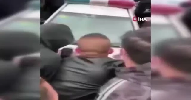 Çin’in Wuhan kentinde halk isyan çıkardı, polise saldırdı
