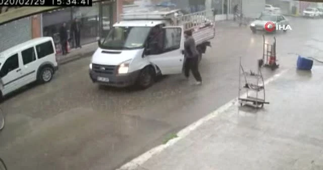 Kağıtçıların kavgası kamerada