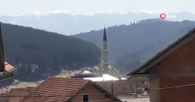 Sırbistan'da ezan okuyan müezzin gözyaşlarına hakim olamadı