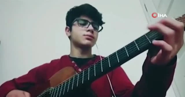 Liselilerden ”Çayır Çimen Geze Geze” türküsüyle ‘Evde Kal’ çağrısı