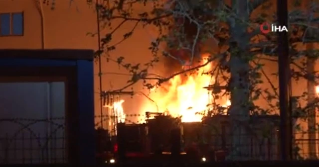 Maltepe'de trafo merkezi alev alev yandı