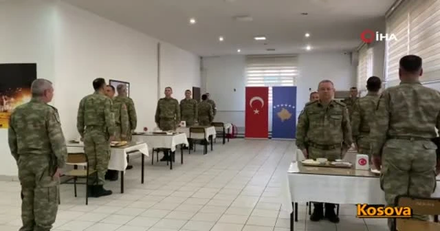 MSB Mehmetçiğin ilk iftar görüntülerini paylaştı