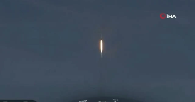 SpaceX'ın Crew Dragon uzay aracını fırtatış anı