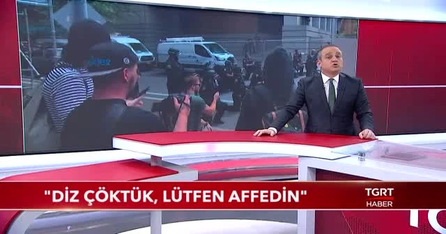 Amerikan polisi göstericiler karşısında diz çöktü