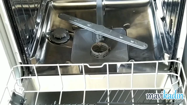 Bulaşık Makinesindeki Kireç Kabartma Tozu İle Nasıl Temizlenir?