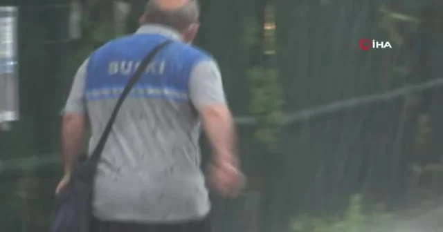 Bursa'da sel suları önüne ne kattıysa sürükledi