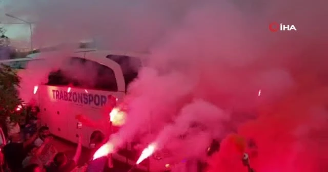 Trabzonspor taraftarından coşkulu uğurlama