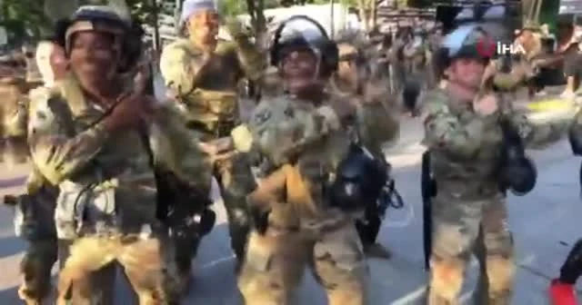 Ulusal Muhafızlardan “Macarena” dansı