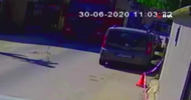 Yaşlı adamın tırın altında kaldığı anlar kamerada