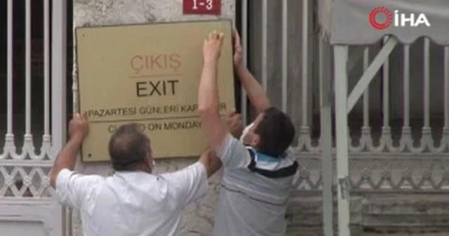 Ayasofya Camii'nde o tabelalar kaldırıldı