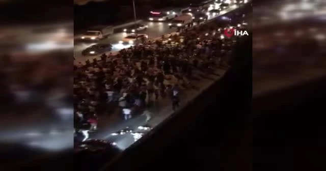 Azerbaycan’da halk, askere destek için sokağa çıktı